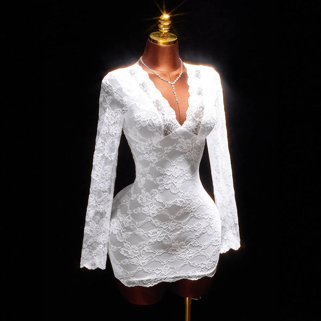 Schlankes Spitzenkleid mit hoher Taille – Bild 3 | LuxeStyle