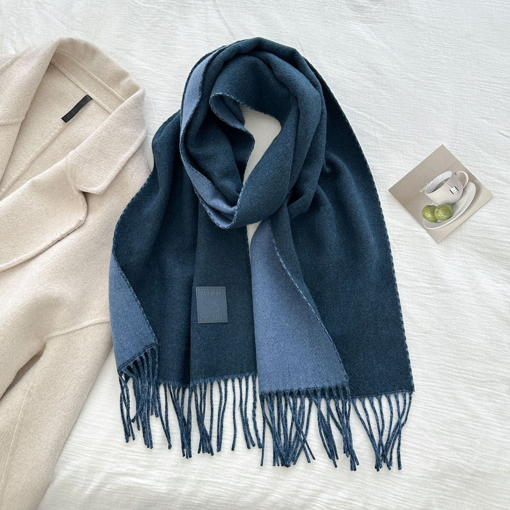 Doppelseitiger Wollschal mit Pailletten – Bild 12 | LuxeStyle