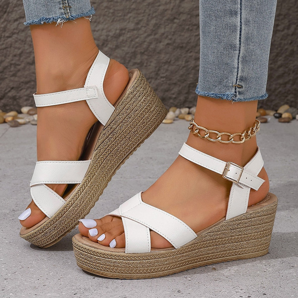 Weite Absatz-Sandalen mit Riemchen und Schnalle | LuxeStyle