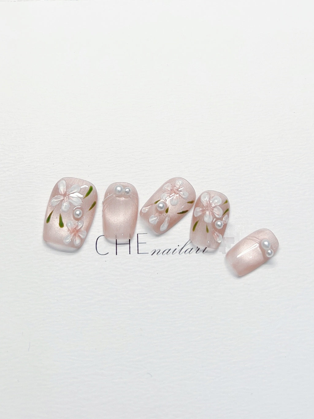Blumen-Perlen Nagel-Set zum Aufkleben – Bild 3 | LuxeStyle