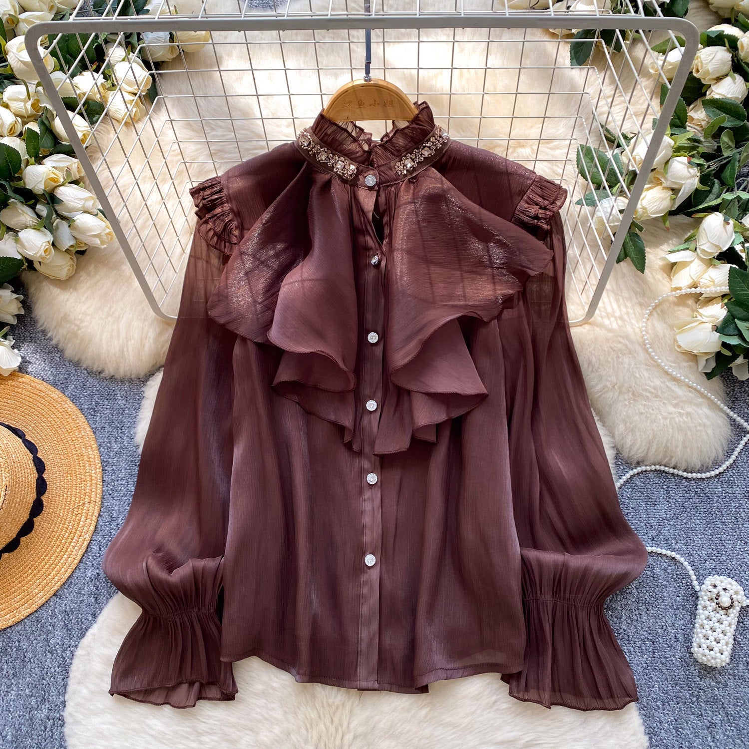 Elegantes Rüschen-Shirt mit Perlen