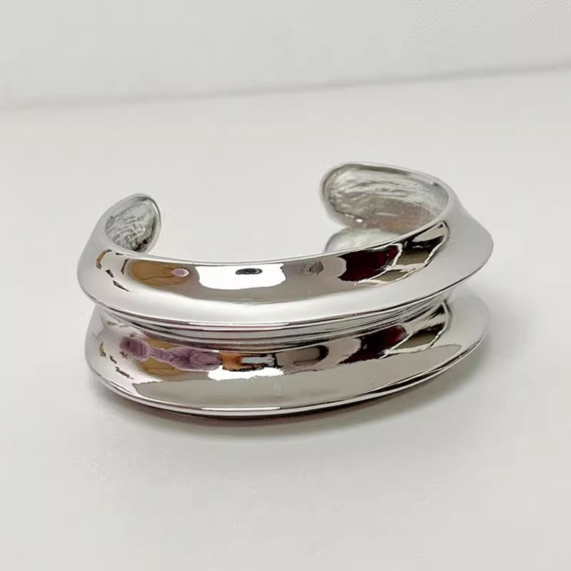 Flying Saucer Armreif für Damen – Bild 6 | LuxeStyle