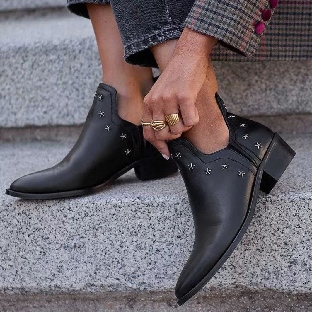 Ankle Boots mit Metallschnalle