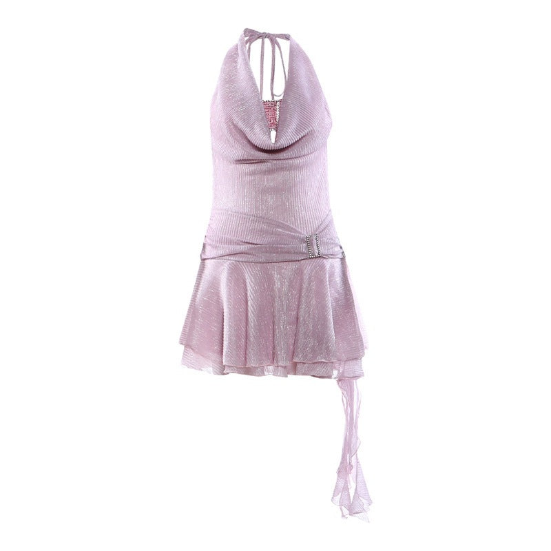 Rückenfreies Halterneck-Kleid mit asymmetrischem Saum