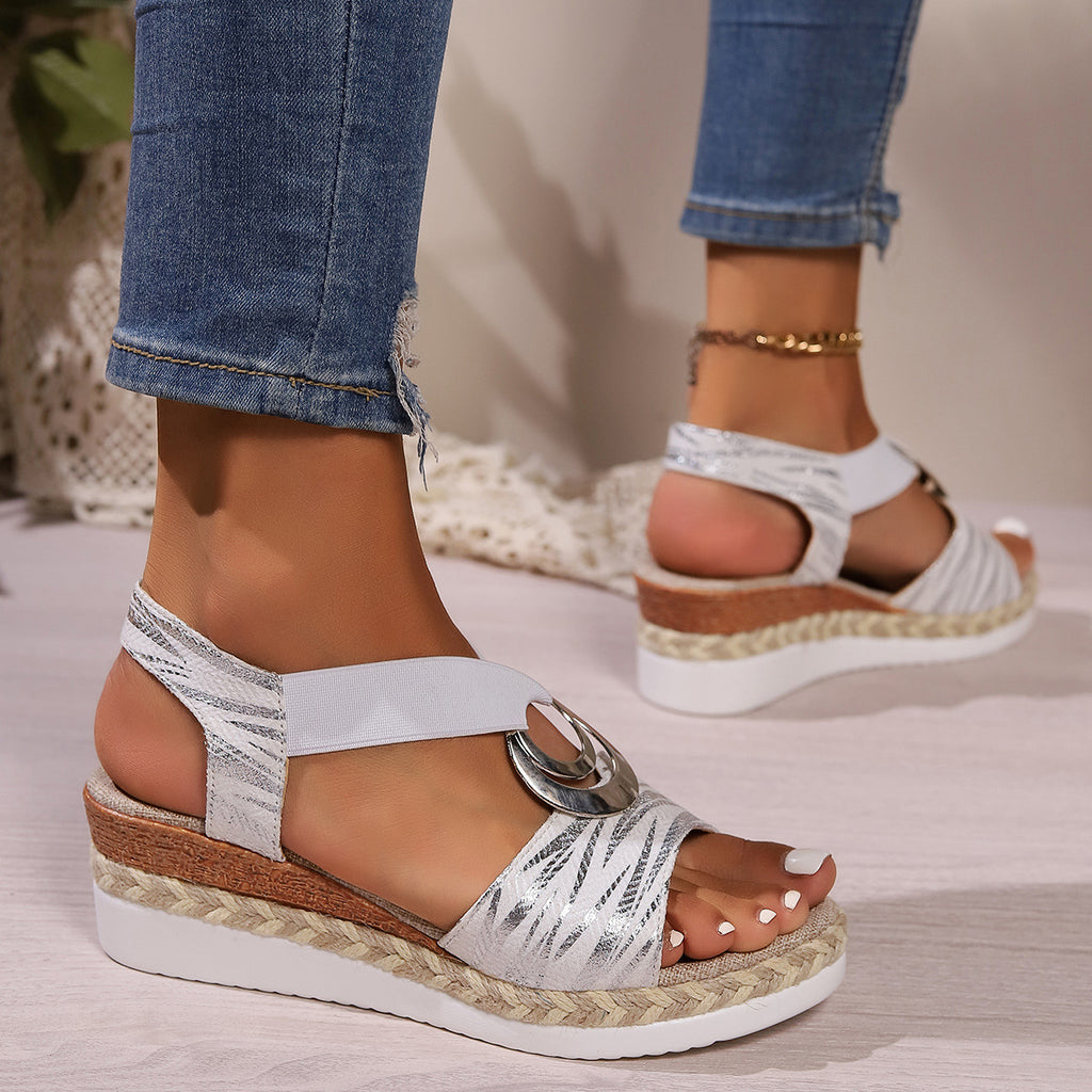 Sandalen mit Metallschnalle und Hanfseil-Details – Bild 14 | LuxeStyle