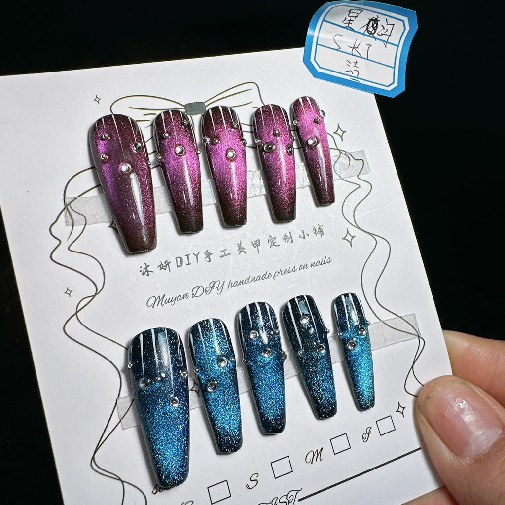 Starry Sky Cat Eye Maniküre – Bild 6 | LuxeStyle