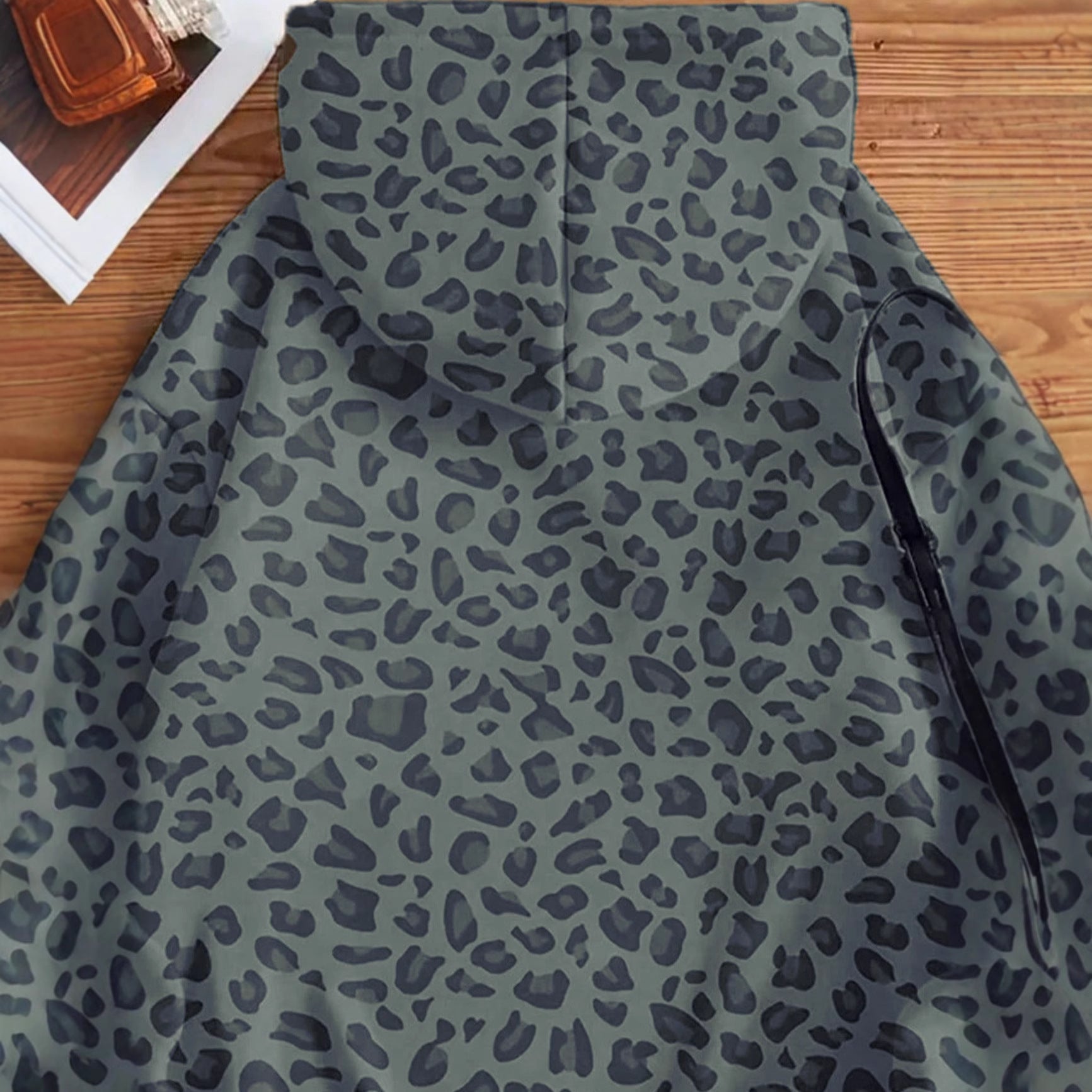 Lockerer Hoodie mit Leopardenmuster