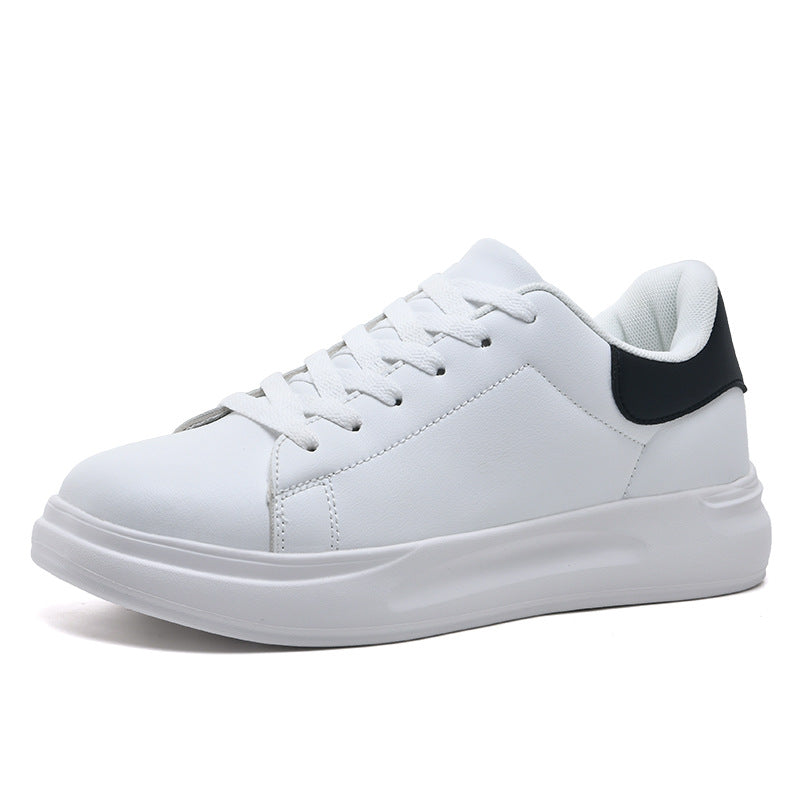 Weisse Sneaker aus Kunstleder | LuxeStyle