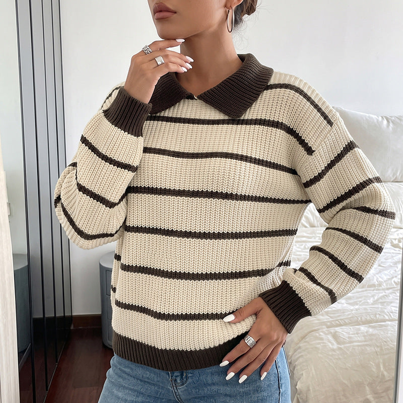 Gestreifter Strickpullover mit langen Ärmeln