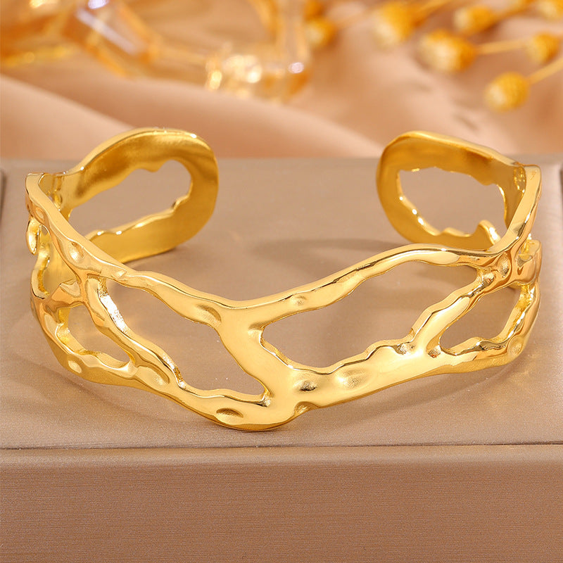 C-förmiges Armband aus 18K vergoldetem Edelstahl