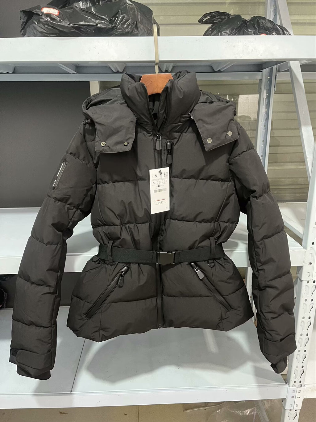 Gefütterte Ski-Pufferjacke mit Kapuze