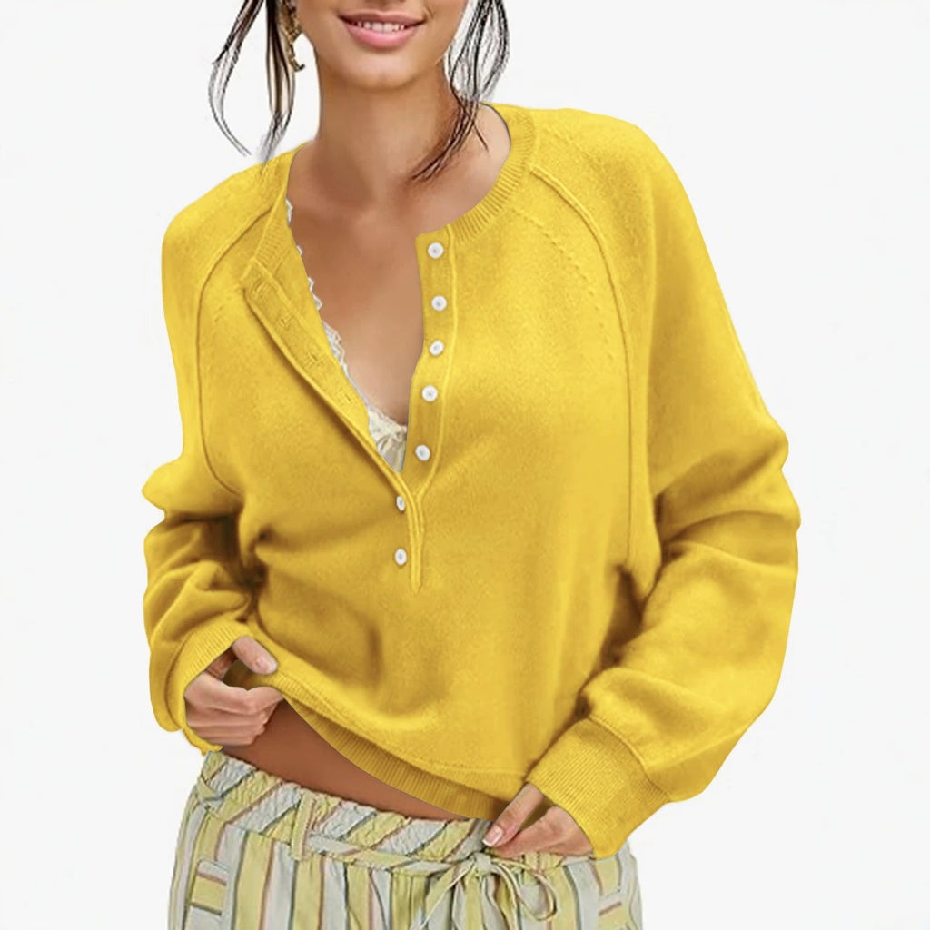 Halbgeöffnete Bluse mit Knöpfen