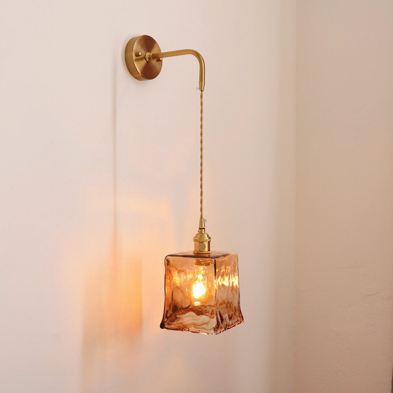 Retro Wandlampe aus Glas und Messing – Bild 3 | LuxeStyle