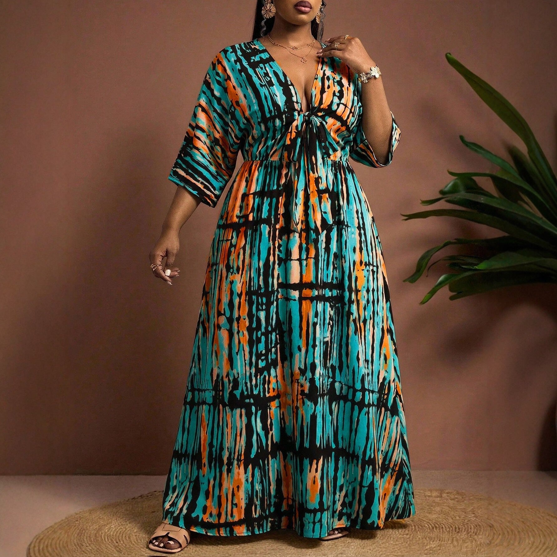 V-Ausschnitt Resort-Kleid mit Geometrie-Muster