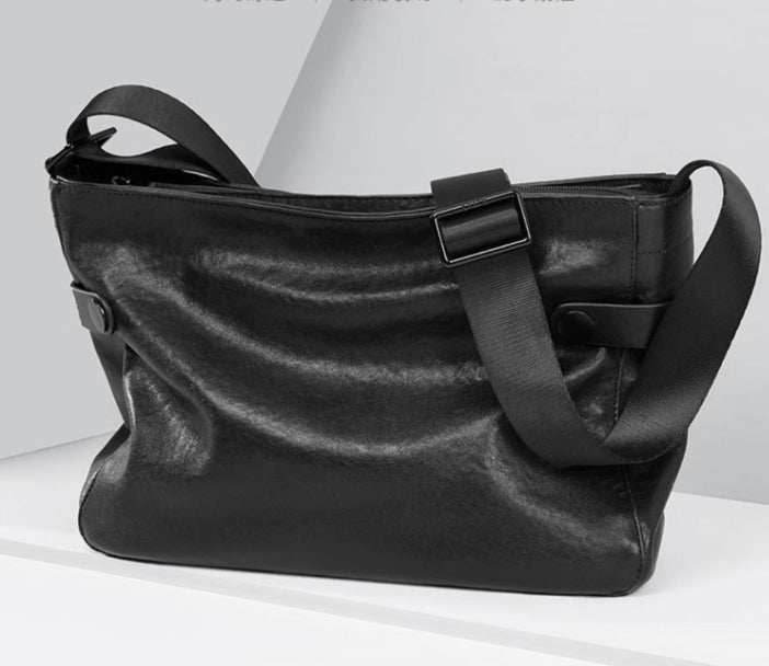 Männer Leder Crossbody Rucksack