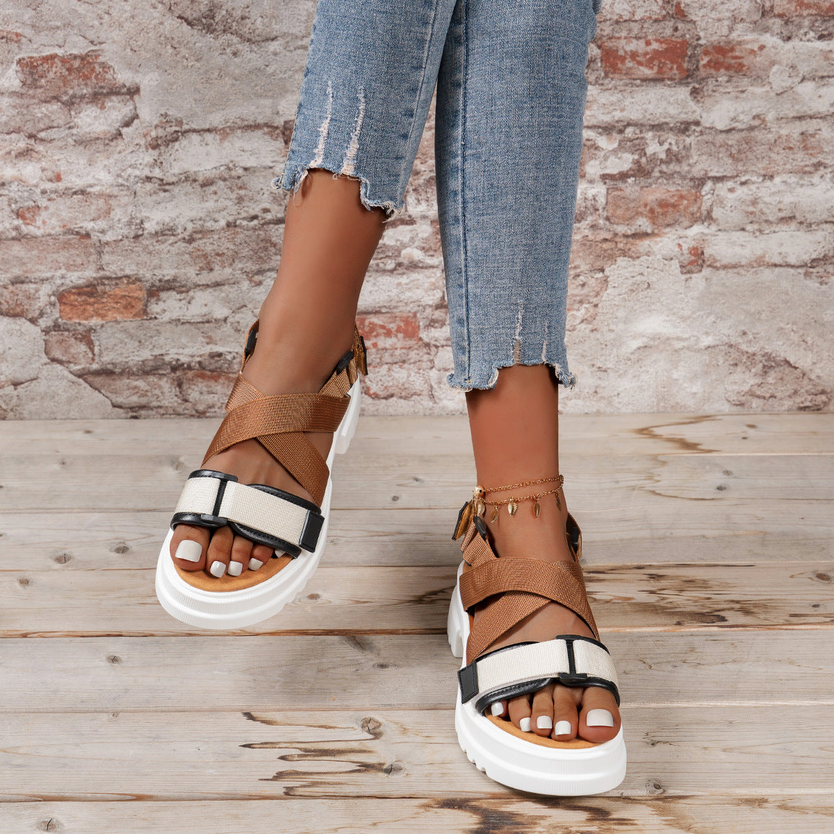 Sommer Sandalen mit dicker Sohle, Klettverschluss – Bild 3 | LuxeStyle