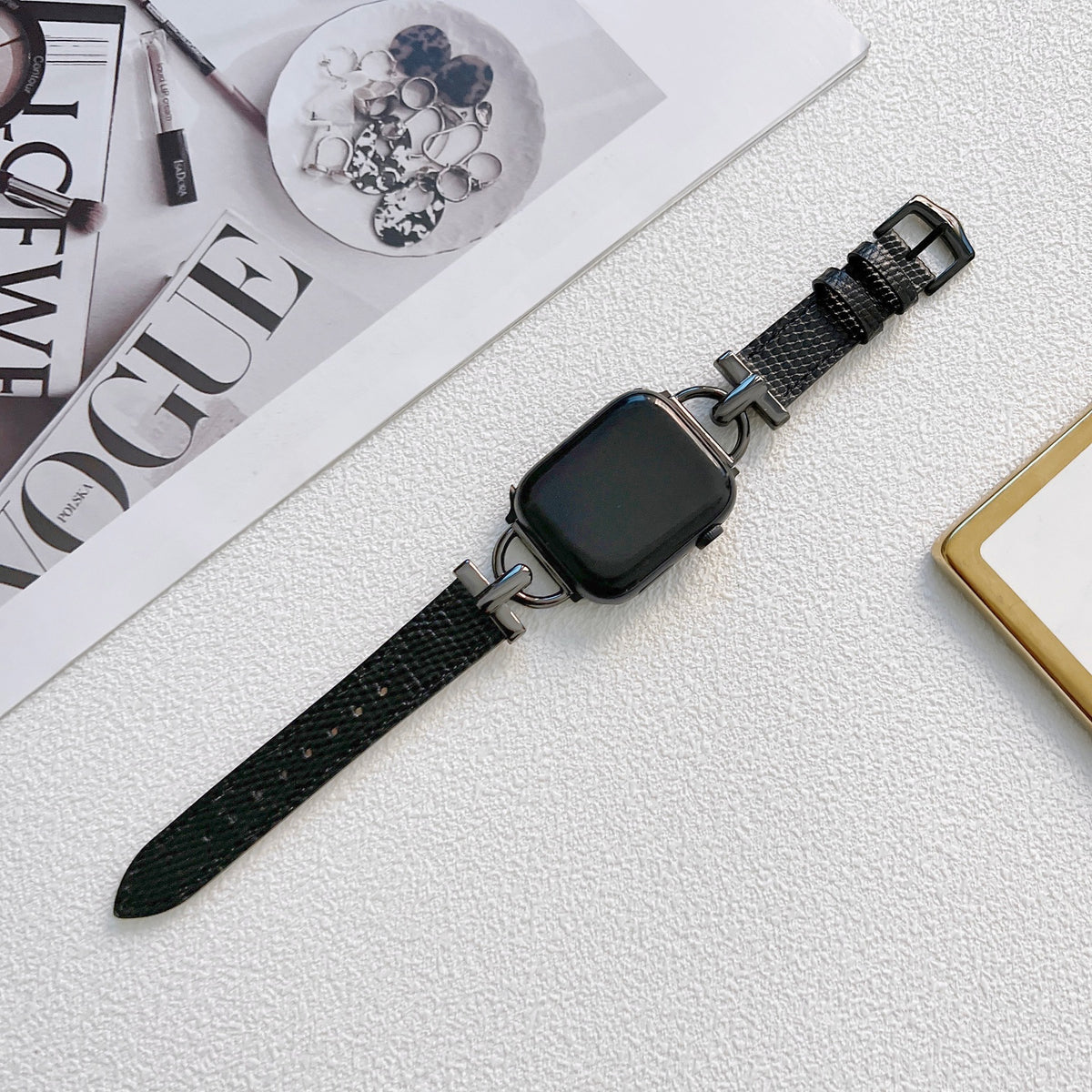 Personalisiertes D-förmiges Lederarmband für Apple Watch – Bild 6 | LuxeStyle