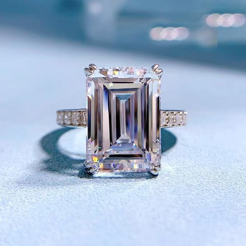 Statement-Ring Zirkonia · Grosser Kristall