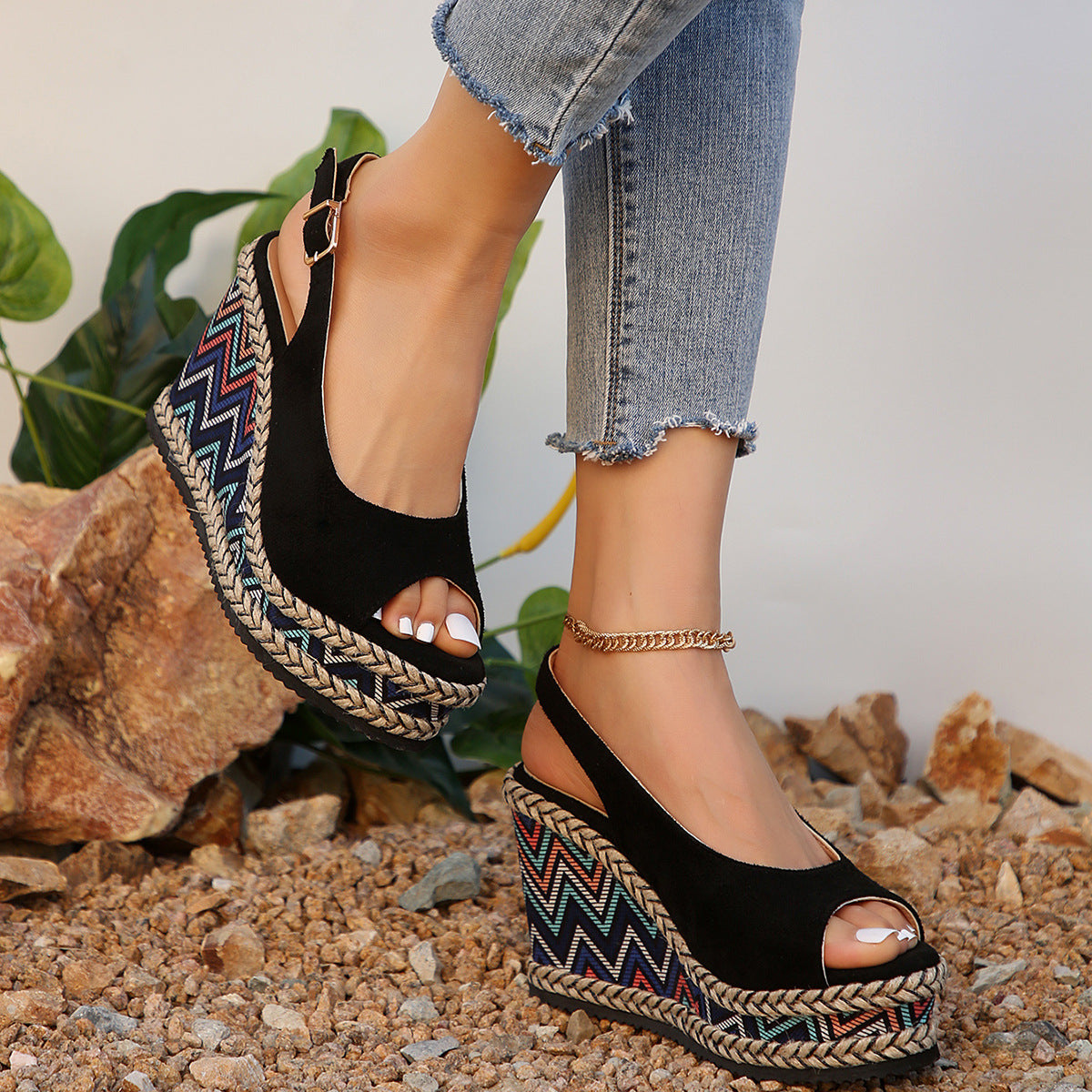Keilabsatz Sandalen im Römer-Stil – Bild 5 | LuxeStyle