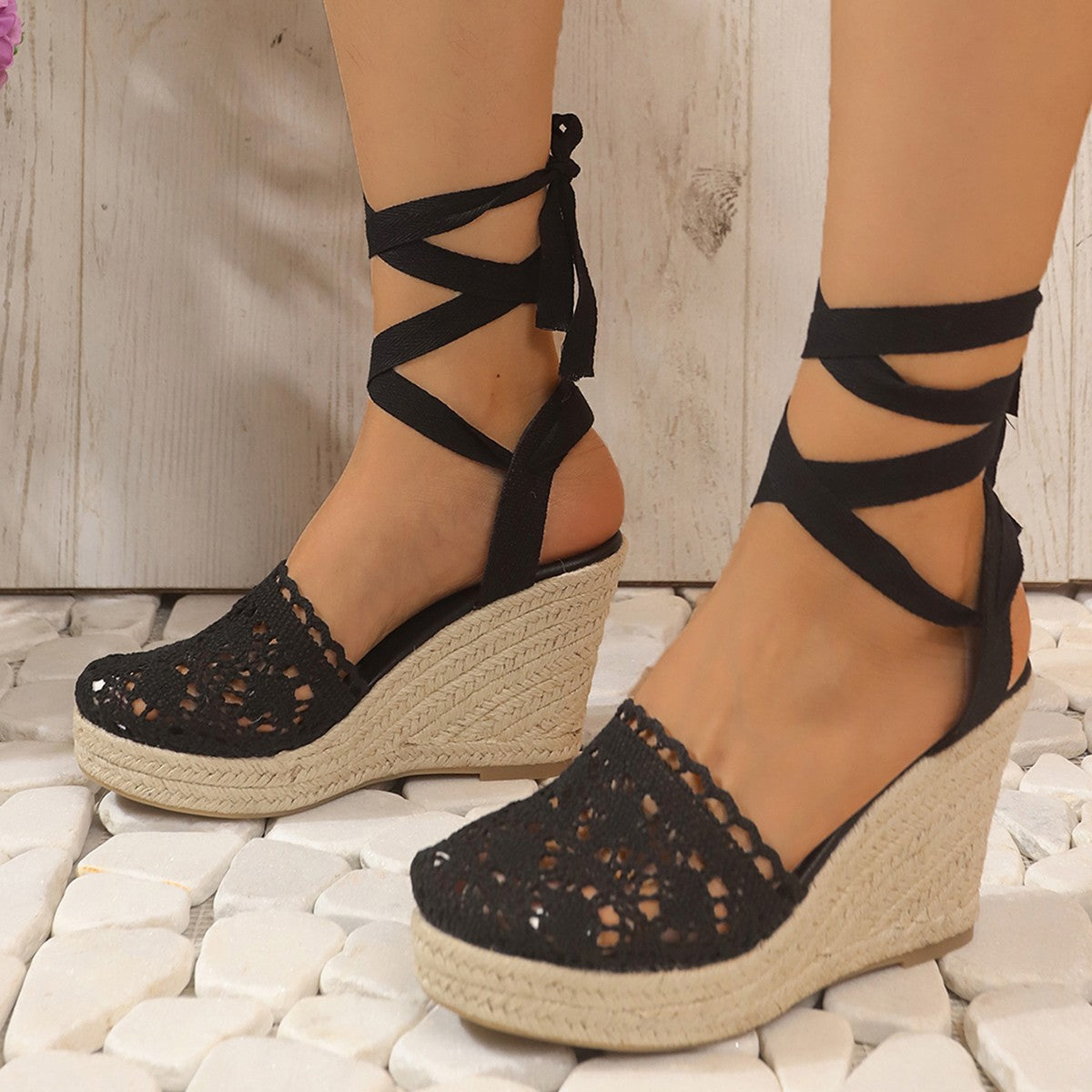 Keilsandalen aus Strohgeflecht mit Schnürung – Bild 13 | LuxeStyle