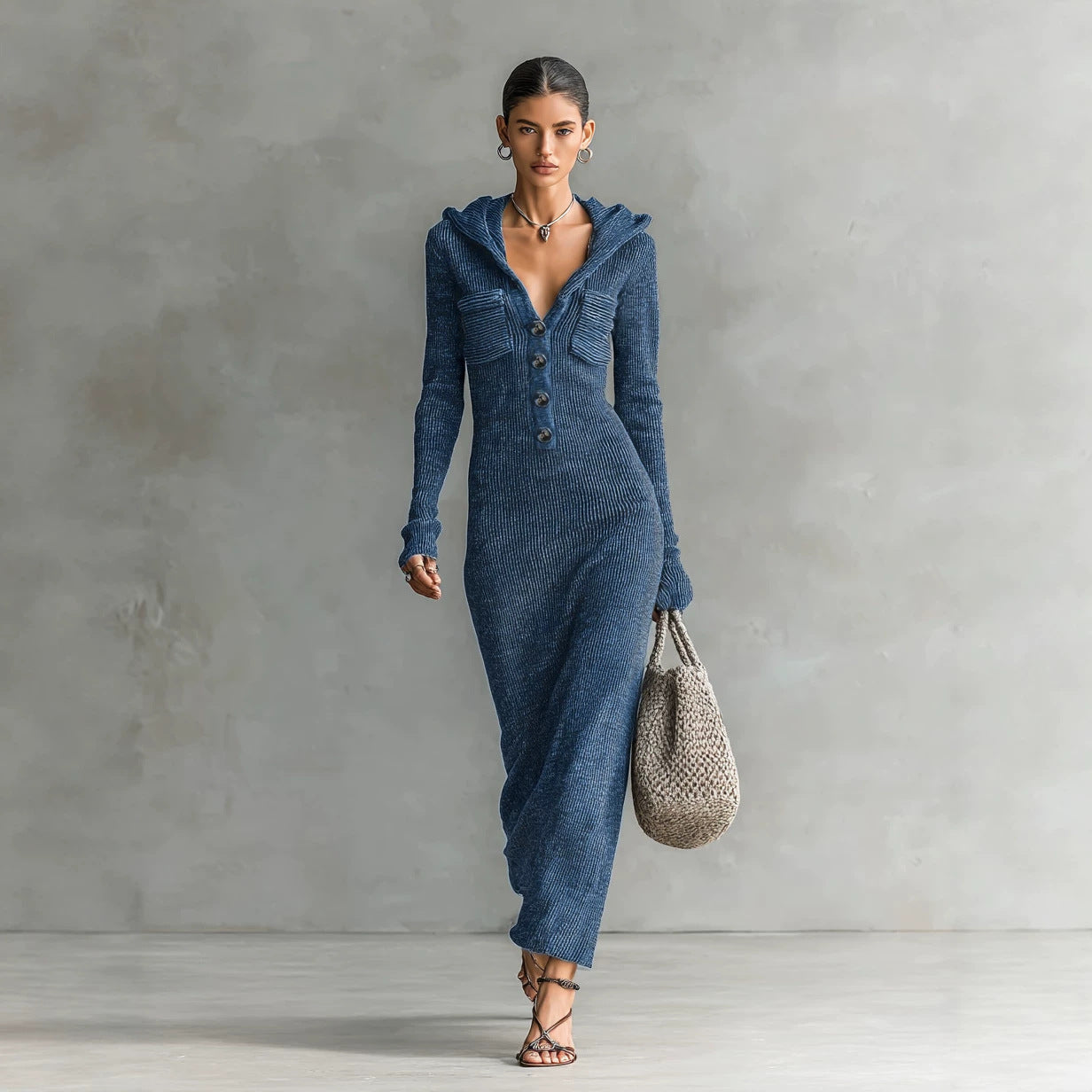 Strickkleid Slim-Fit mit Kapuze und Halbrock