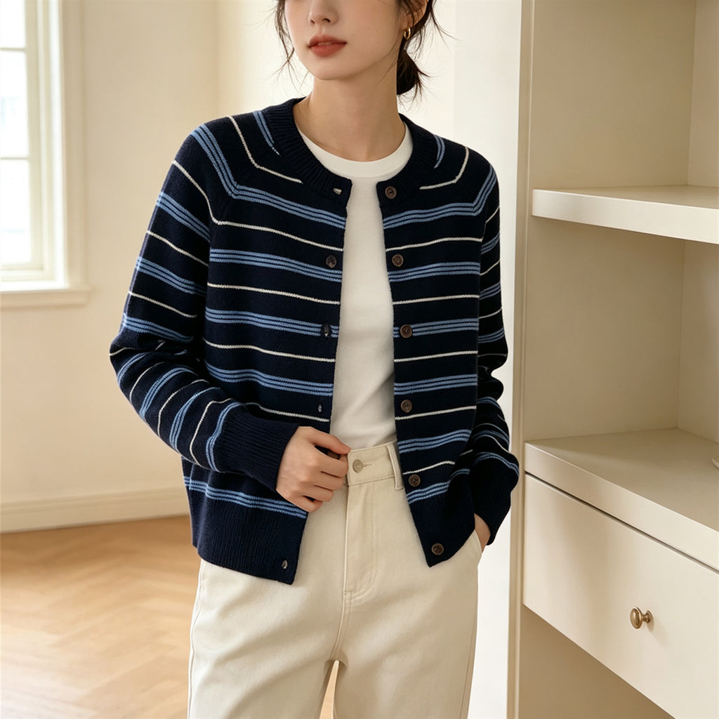 Eleganter Strickpullover mit Farbstreifen