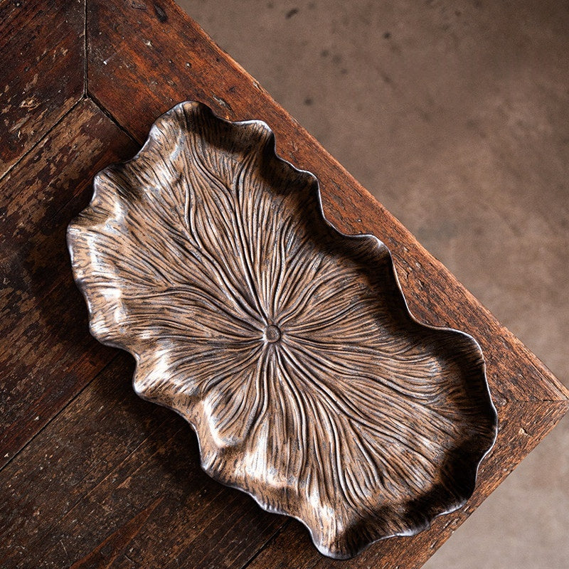 Gilt-Glazed Lotus Leaf Teetablett