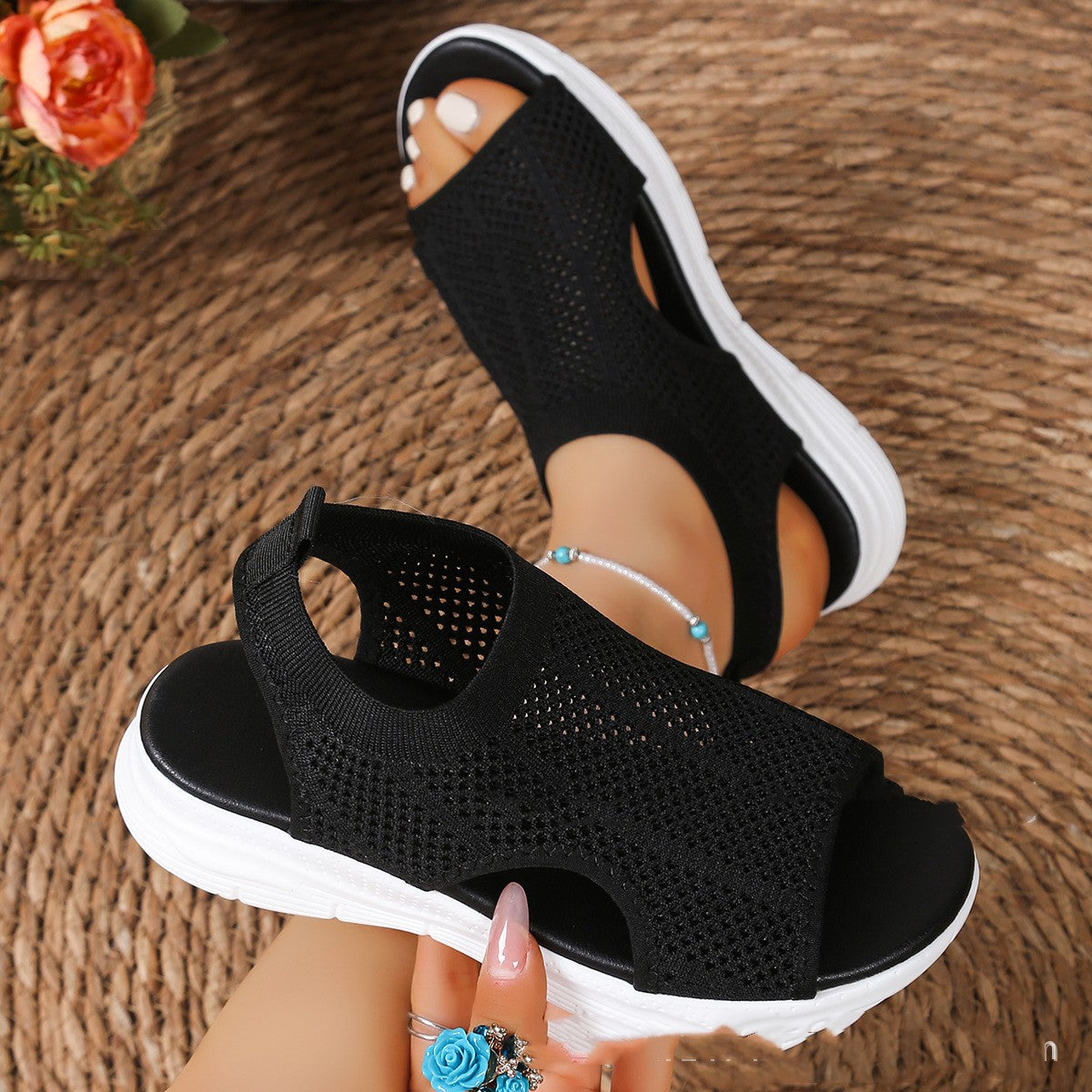 Sportliche Plateau-Sandalen für Damen – Bild 3 | LuxeStyle