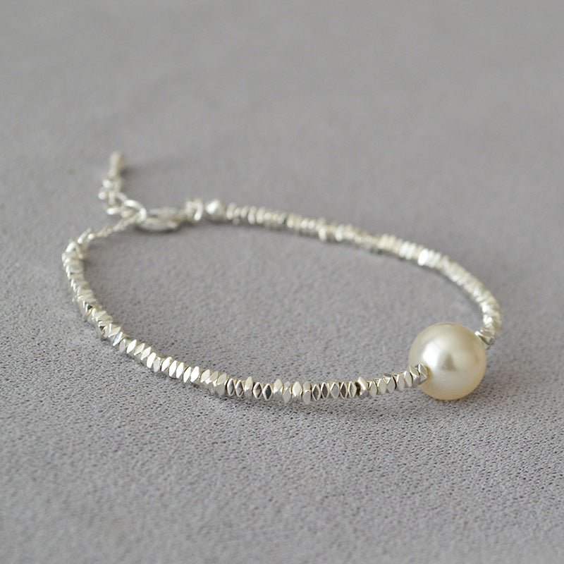 Minimalistisches Perlenarmband mit Silberelementen – Bild 3 | LuxeStyle