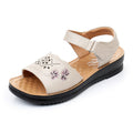Bequeme Sandalen mit Lochmuster