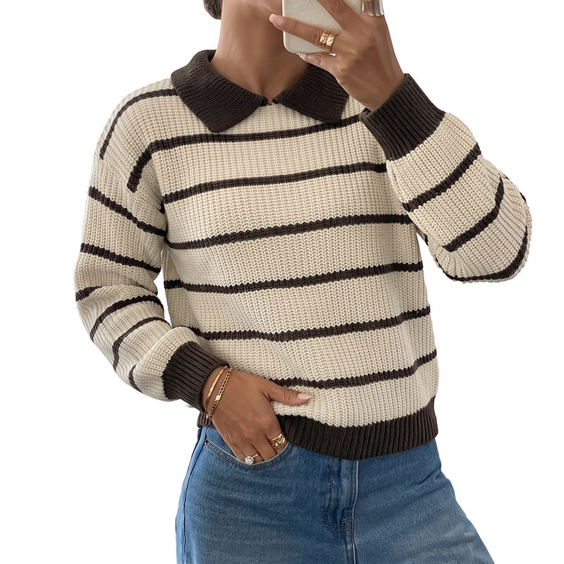 Gestreifter Strickpullover mit langen Ärmeln