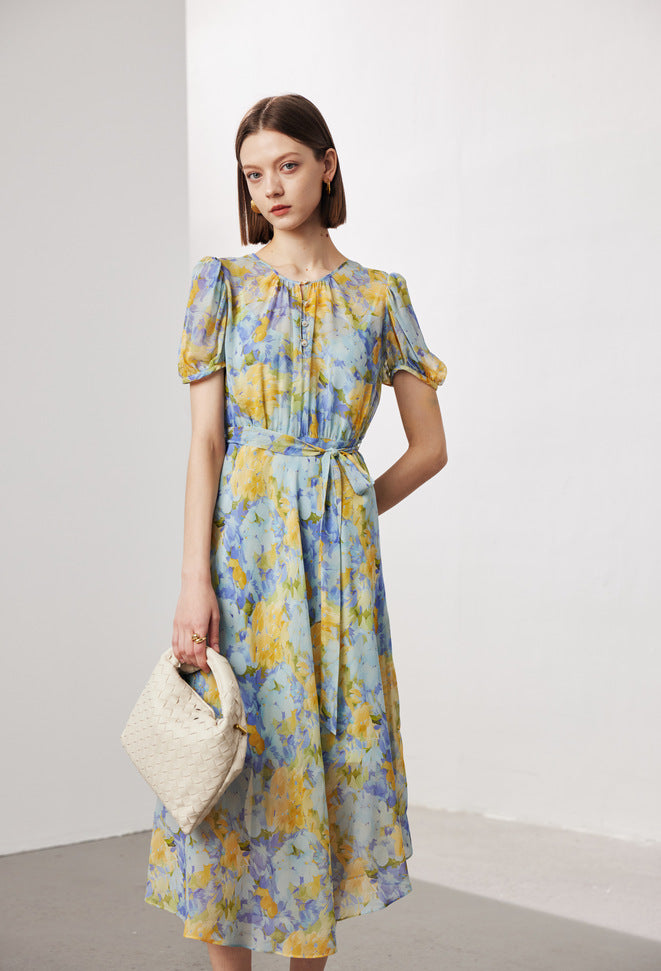Florales langes Seidenkleid mit hoher Taille – Bild 9 | LuxeStyle