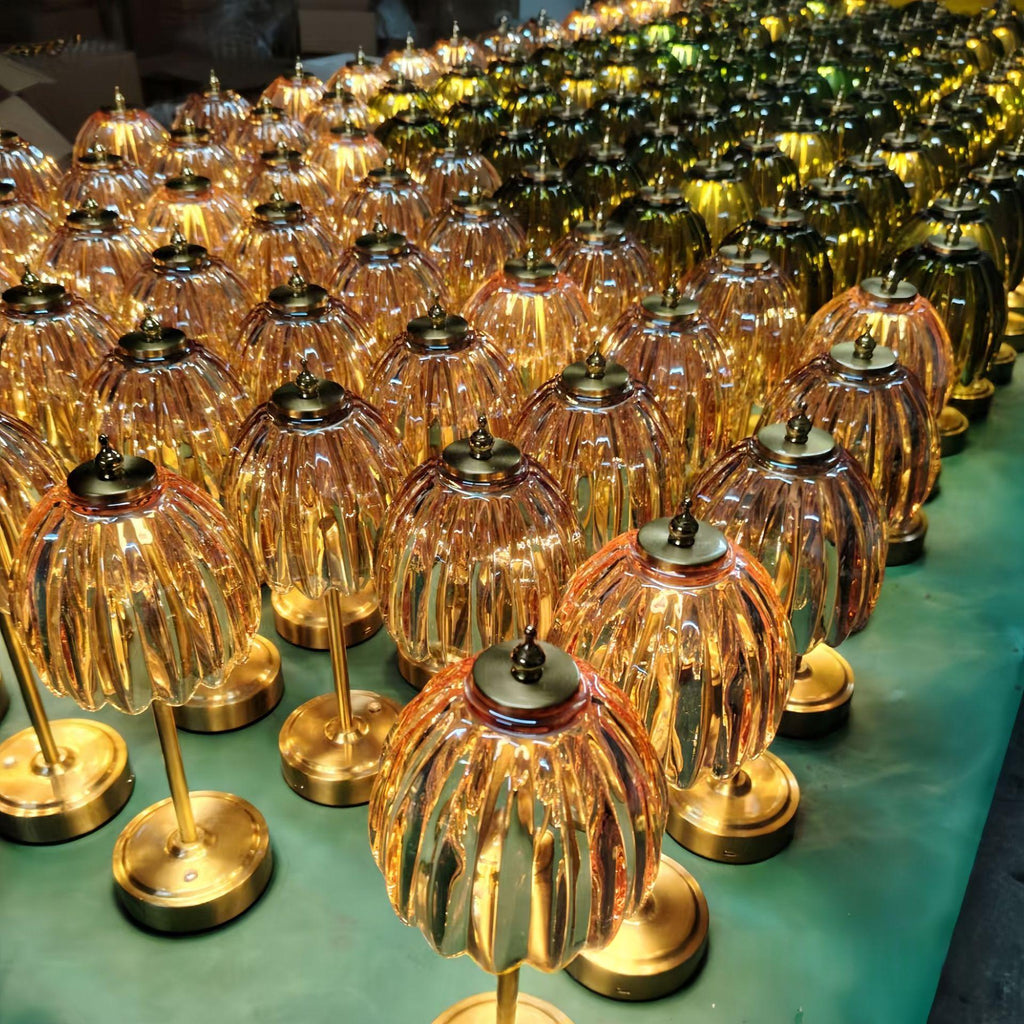Nordische Nachttischlampe Touch – Bild 2 | LuxeStyle