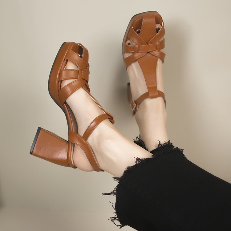 High Heels im römischen Stil – Bild 7 | LuxeStyle