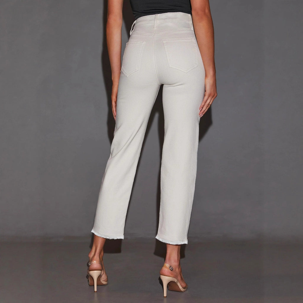 Weisse Stretch-Jeans mit geradem Bein