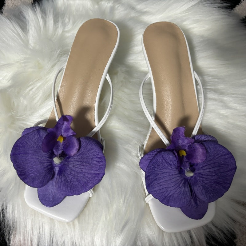 Stylische Blumen-Badesandalen – Bild 5 | LuxeStyle