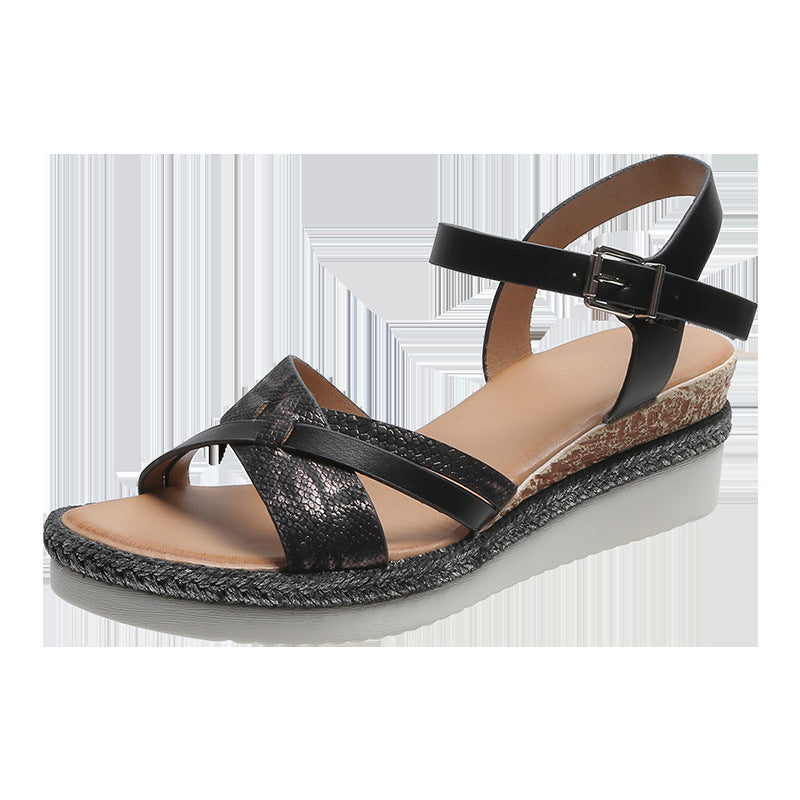 Plus-Size Sandalen mit Schnallen-Plateau – Bild 6 | LuxeStyle