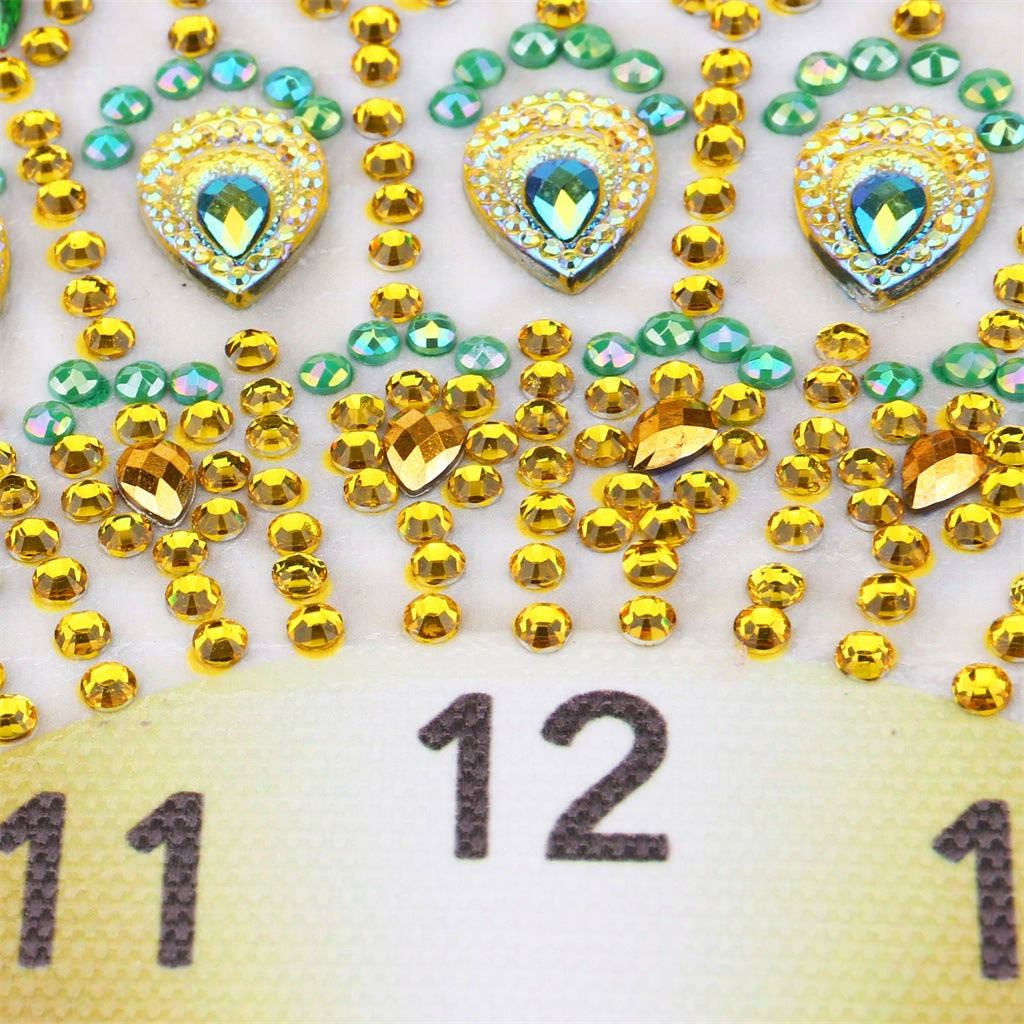 Diamant-Malerei Uhr mit Pfau-Motiv – Bild 5 | LuxeStyle
