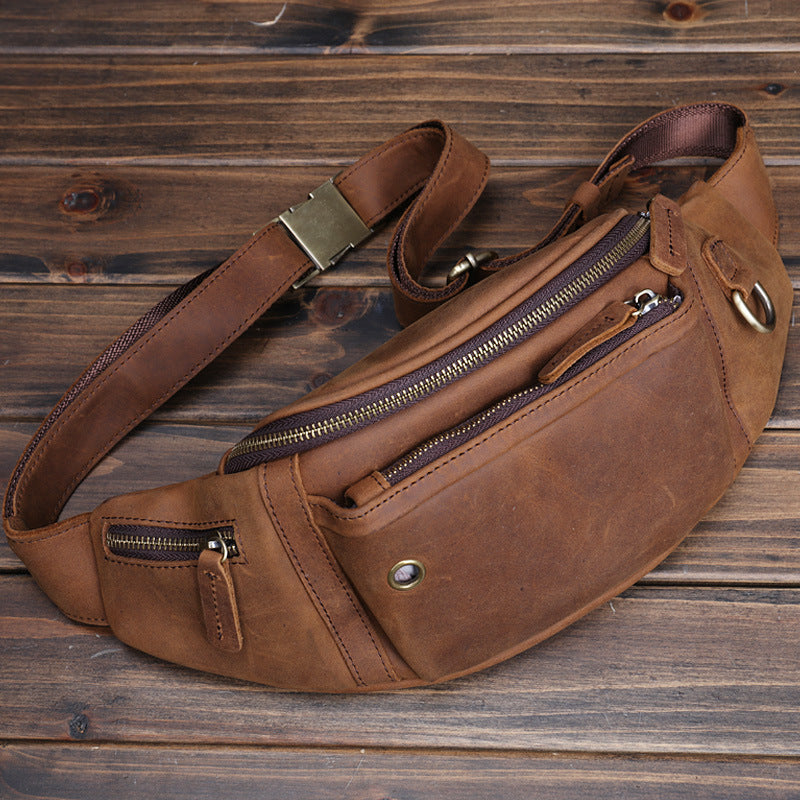 Sportliche Crossbody-Brusttasche aus Leder