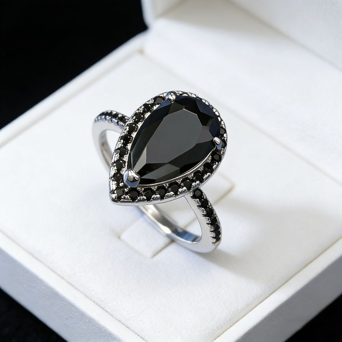 Birnenförmiger Zirkon-Ring – Bild 6 | LuxeStyle