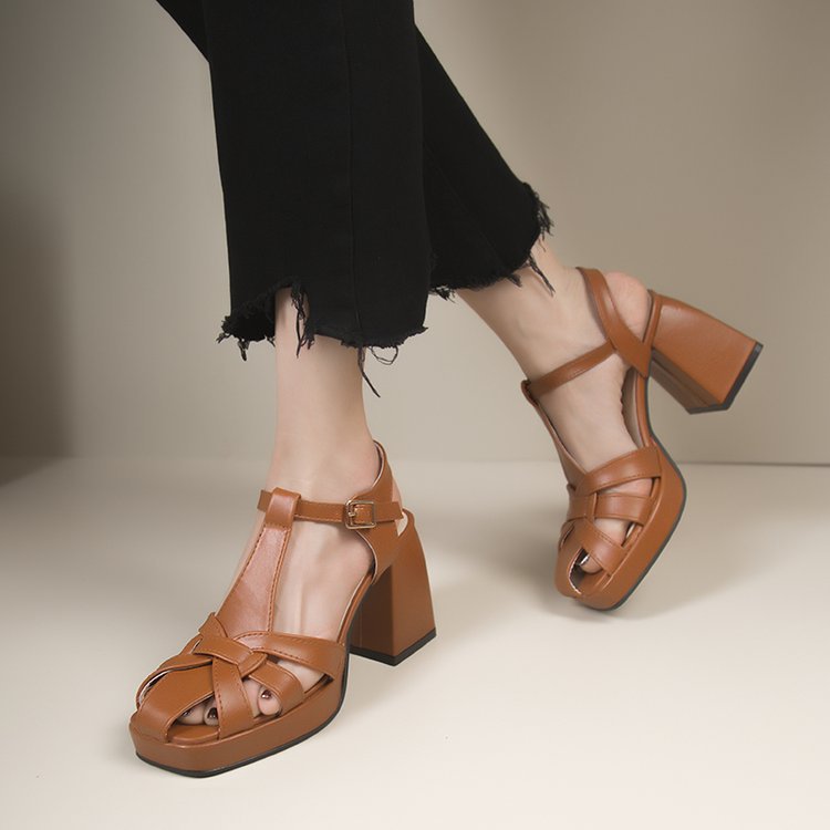 High Heels im römischen Stil – Bild 11 | LuxeStyle