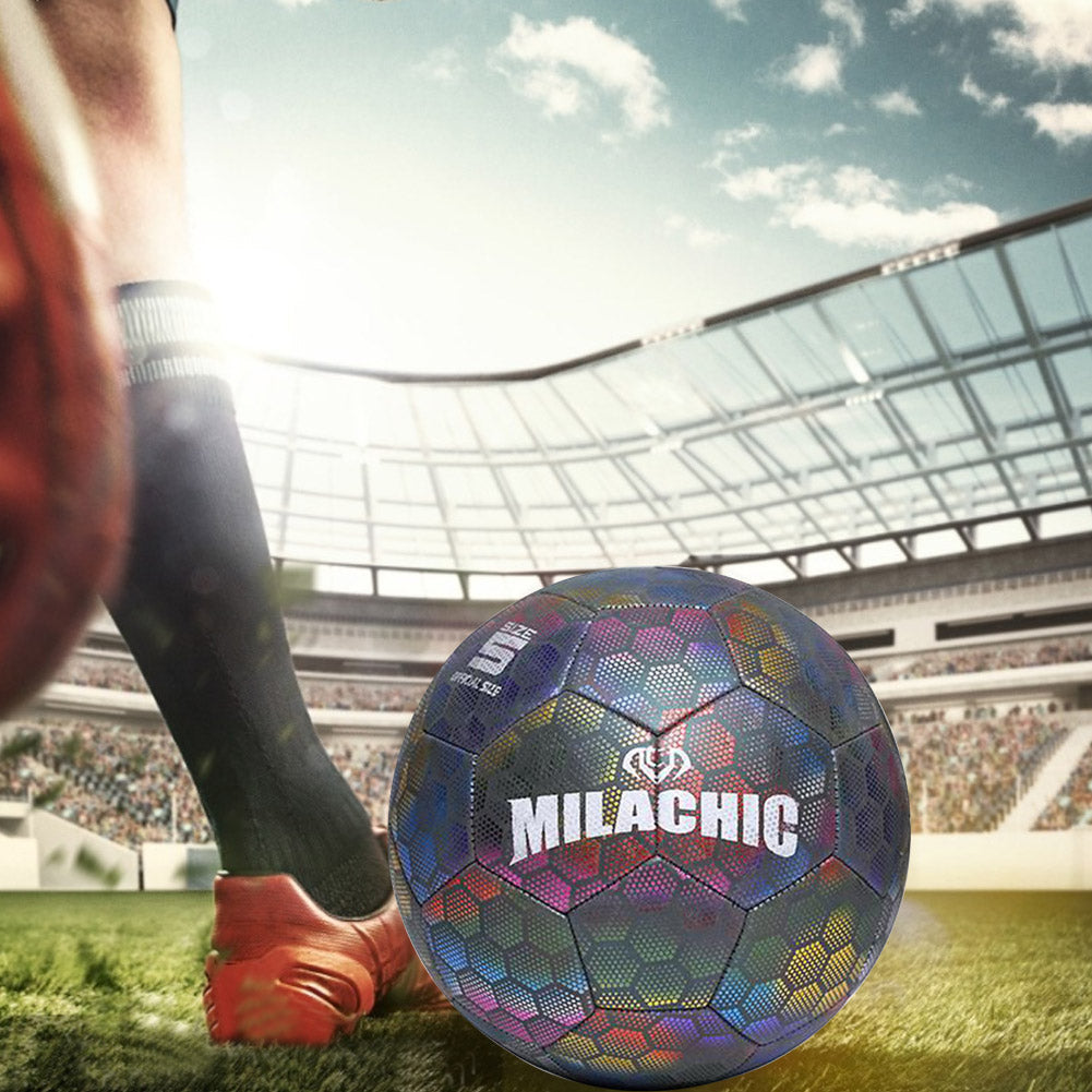 Reflektierender Holografischer Fussball – Bild 2 | LuxeStyle