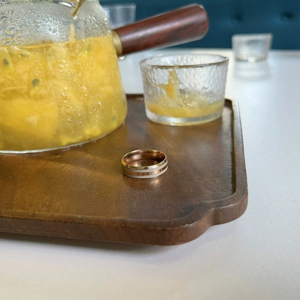 Oversized Herzring aus Keramik und Titanstahl