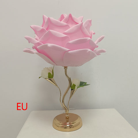 Rosenförmige Tischlampe in Weiss und Rosa – Bild 3 | LuxeStyle