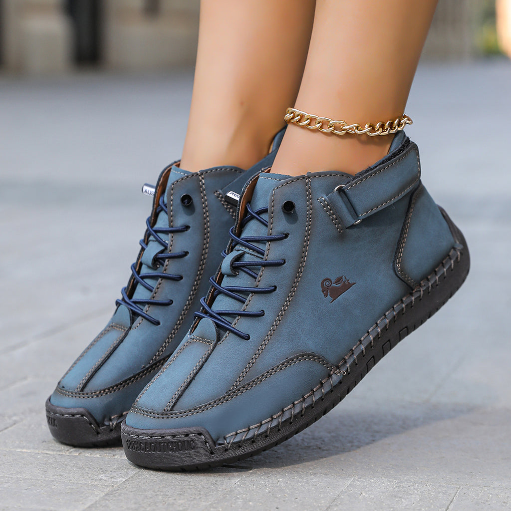 Flache Damen-Stiefeletten im Dr. Martens Stil