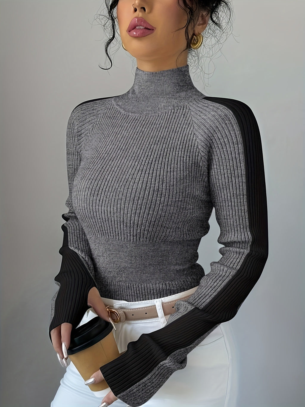 Eng anliegender Rollkragenpullover