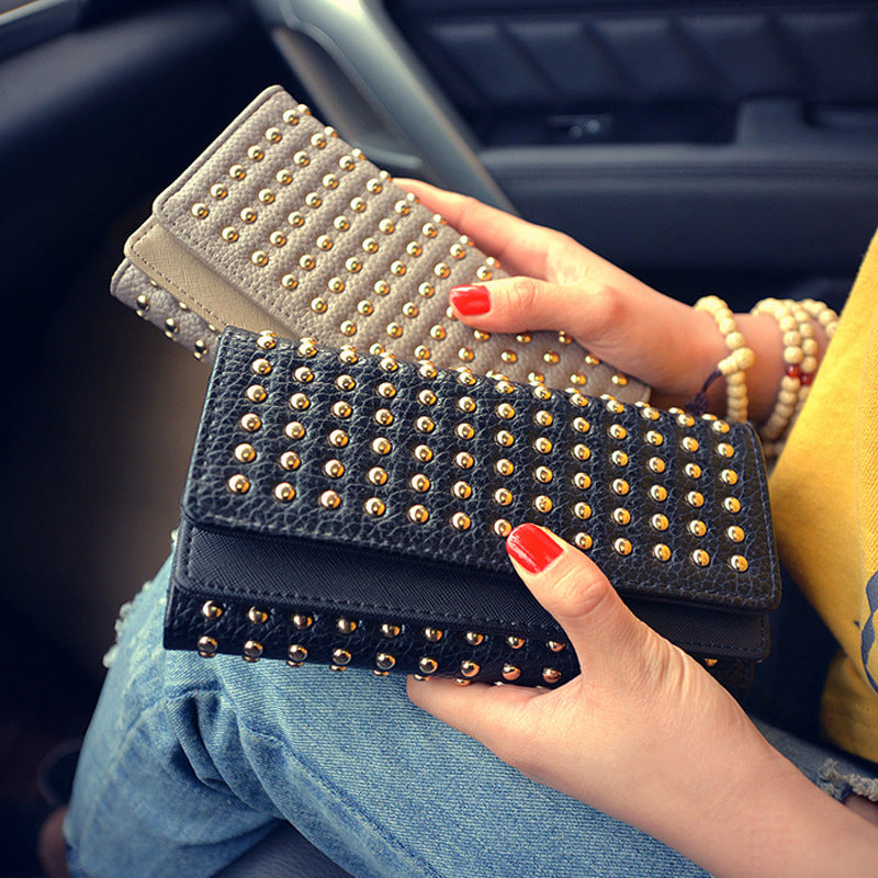 Damen-Portemonnaie mit Nieten – Bild 2 | LuxeStyle