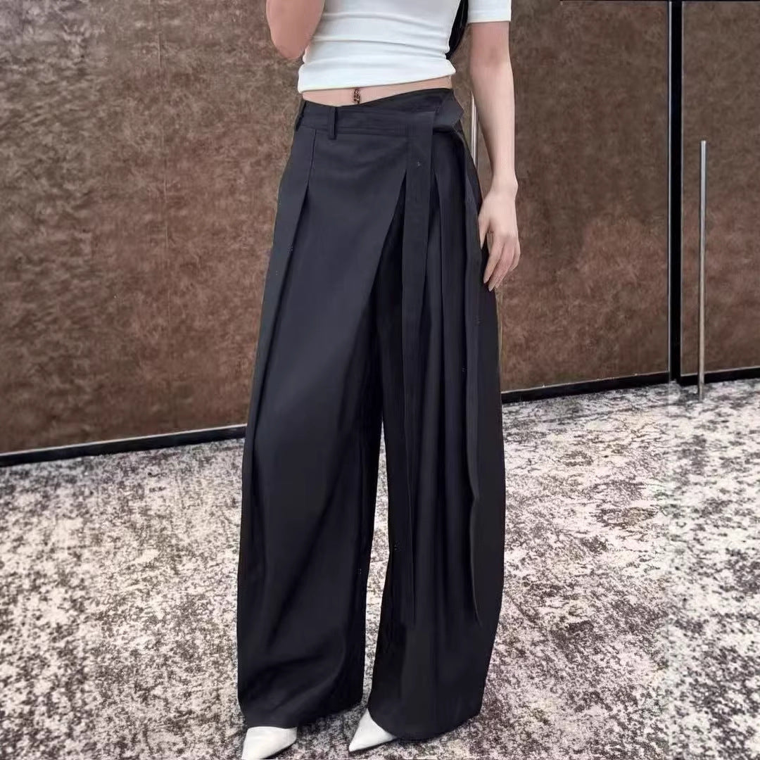 Weite Freizeithose mit hohem Bund