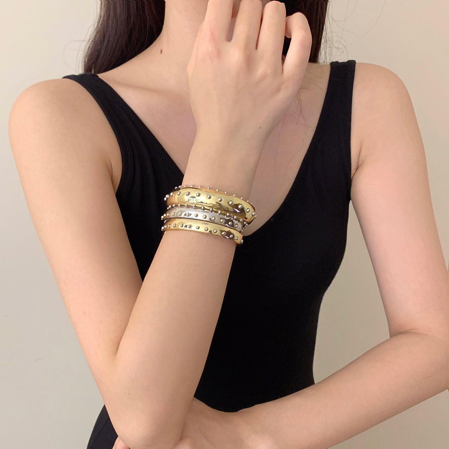 Vintage Dreifach-Armreif mit Nieten