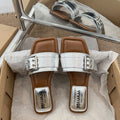 Outdoor Slides mit Leopardenmuster
